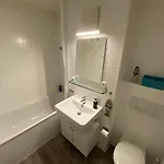 Dresden Zentral Altstadt Am Neptunbrunnen Zwei Zimmer アパート