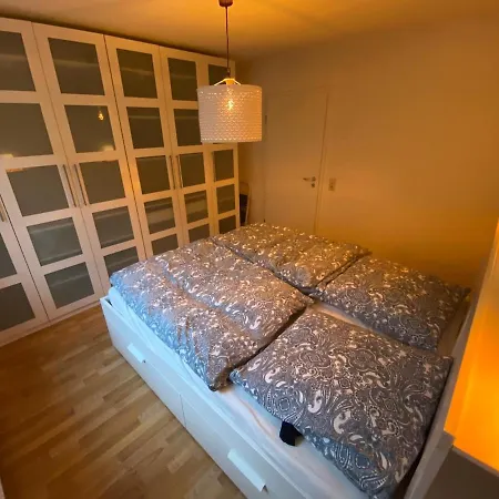 Dresden Zentral Altstadt Am Neptunbrunnen Zwei Zimmer * ドレスデン