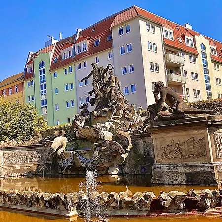 アパート Dresden Zentral Altstadt Am Neptunbrunnen Zwei Zimmer ドレスデン