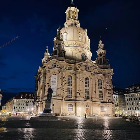 Zentral Altstadt Am Neptunbrunnen Zwei Apartment Dresden